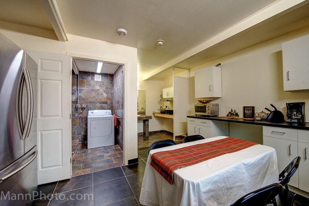 Whispering Palms Inn Дел Рио Екстериор снимка